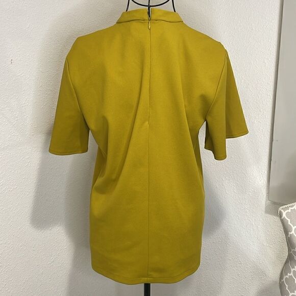 Ann Taylor Cutout Neck Short Sleeve Blouse | yellow | size M - Picture 5 of 8